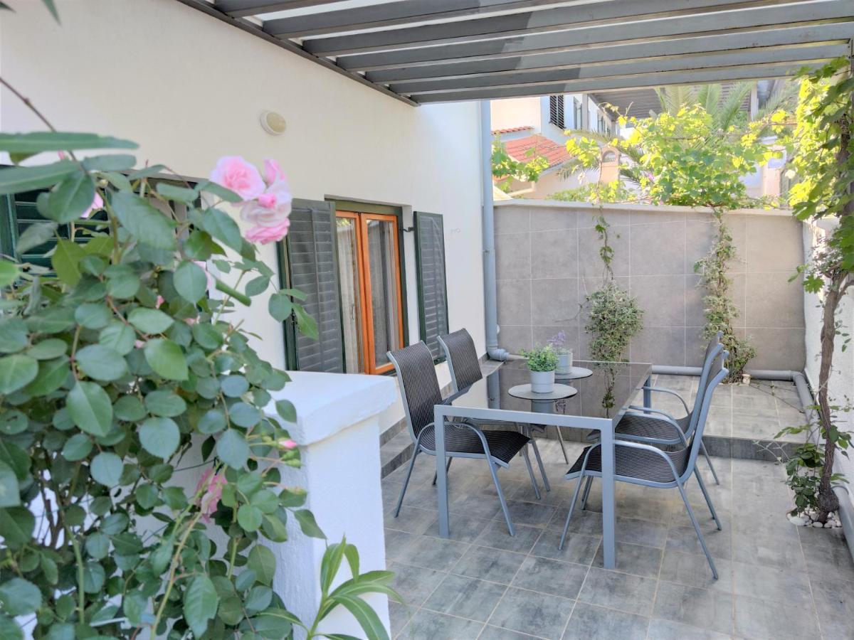 Apartments Rak Vis Eksteriør billede